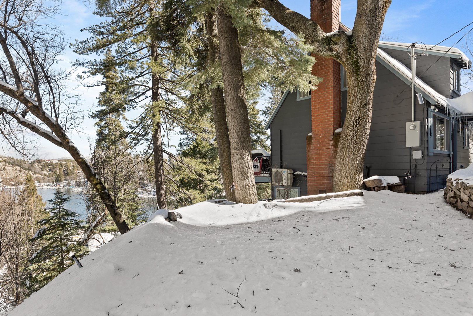 Desirable Palisades Charmer with Views Arrowhead Rentals